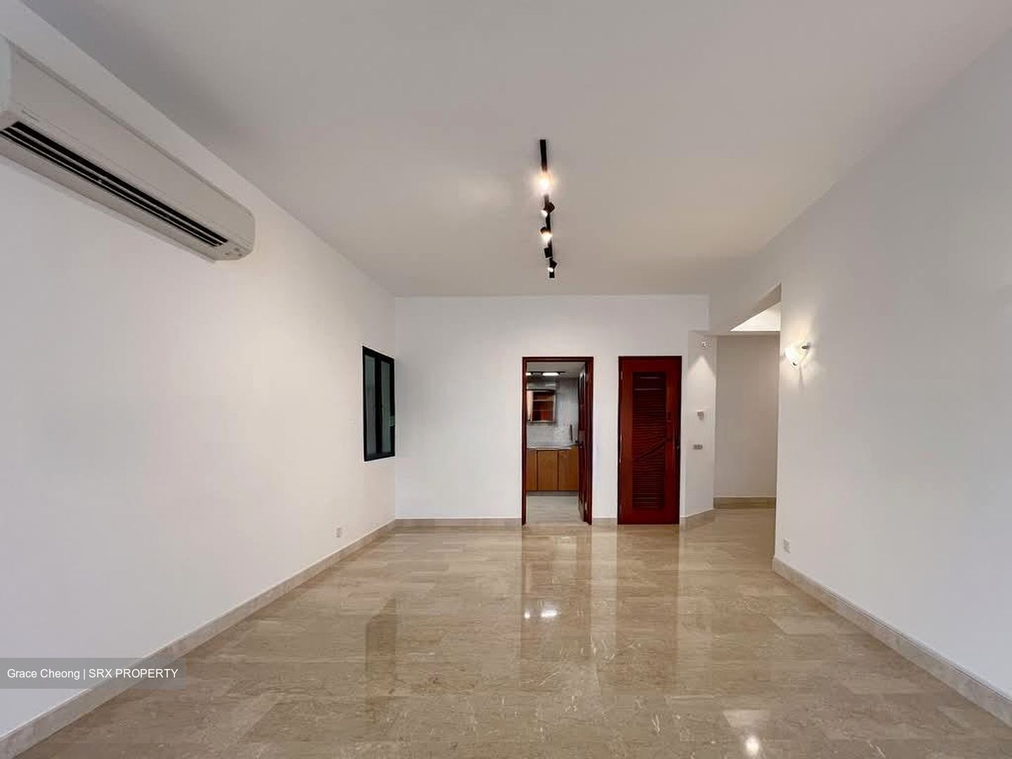 Simsville (D14), Condominium #557553931